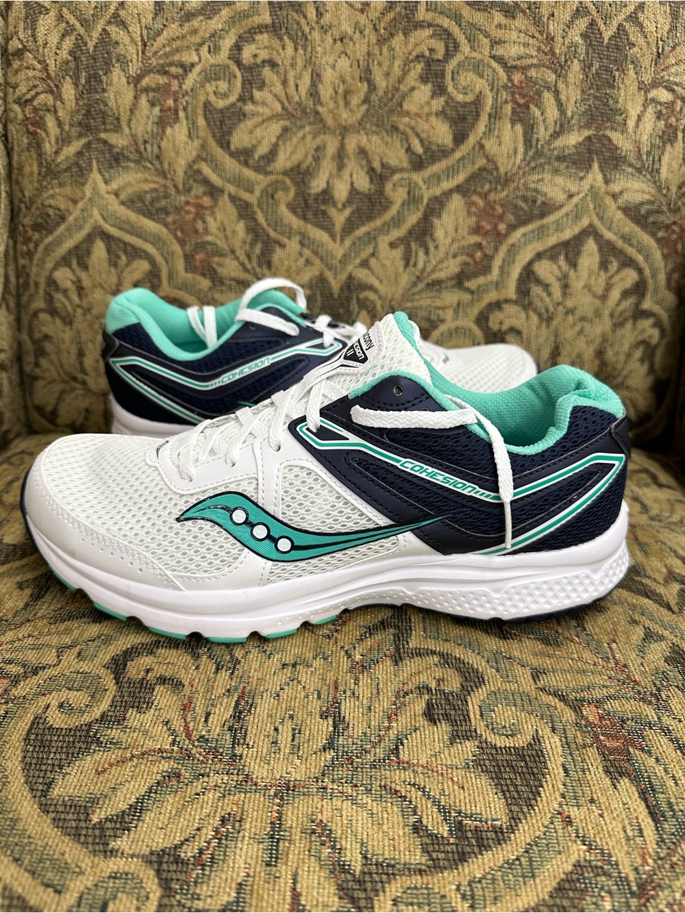 Saucony Women’s Cohesion Running Shoe - White with Teal navy size 10.5 women’s